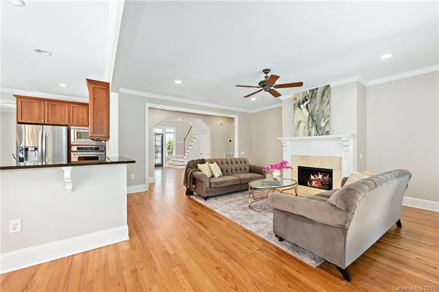 21020 Lakeview Circle - Photo 1