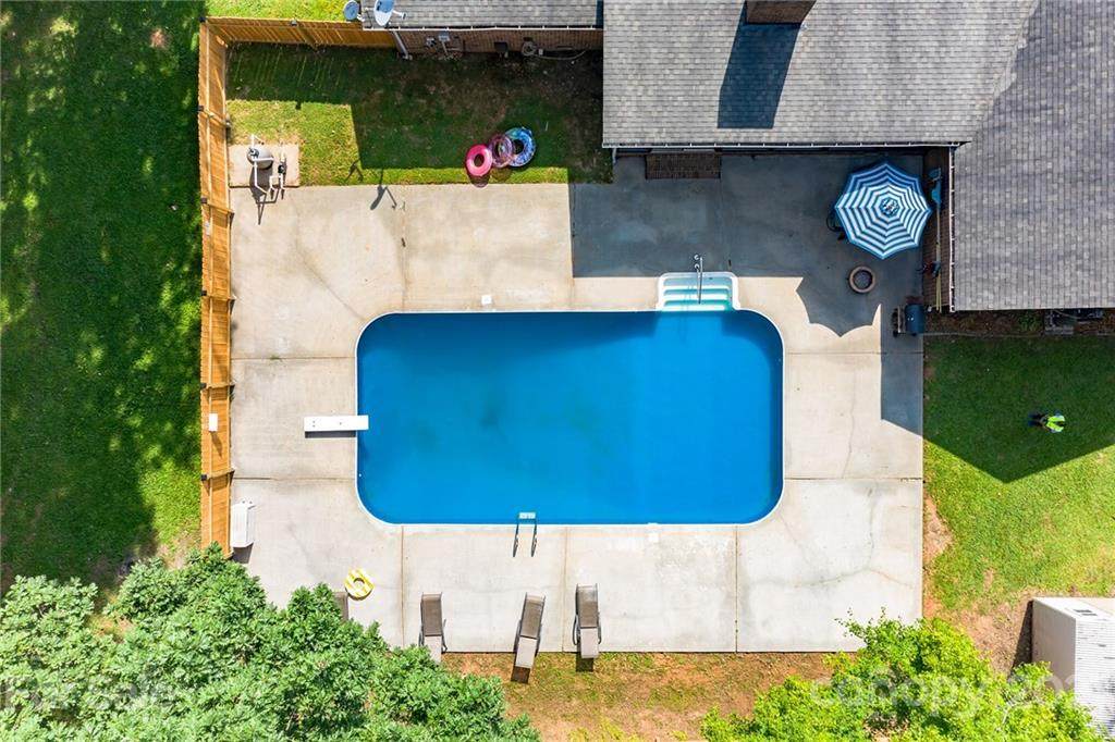 2415 Deer Track Circle - Photo 1