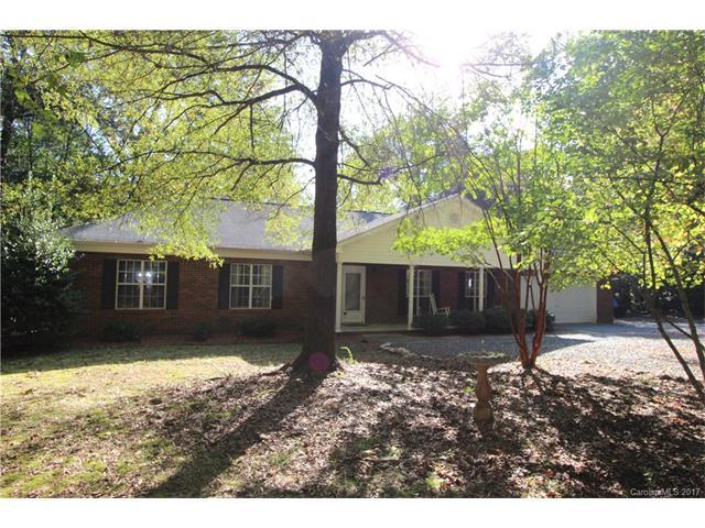 7005 Spruce Pine Trail, Waxhaw, NC 28173 (#3239947) :: Rinehart Realty
