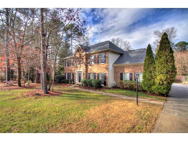 12400 Woodbend Drive, Matthews, NC 28105 (#3240361) :: Rinehart Realty