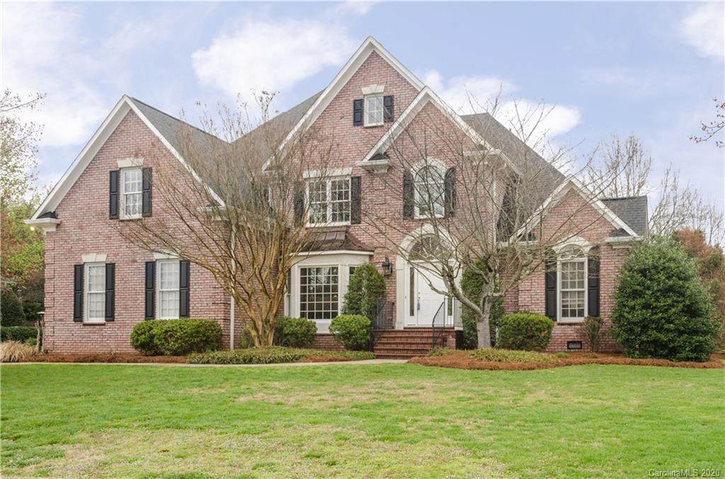 823 Kings Crossing Drive - Photo 1