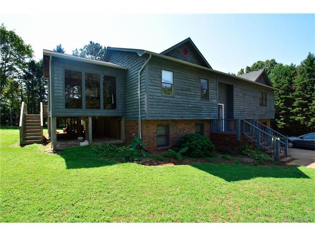 835 Kentwood Circle - Photo 1
