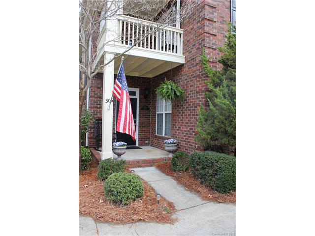 306 Armour Street - Photo 1
