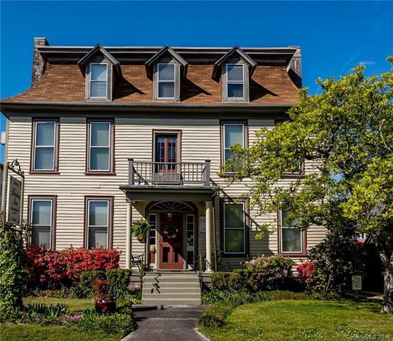 212 Pollock Street - Photo 1