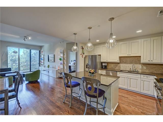 701 Royal Court - Photo 1