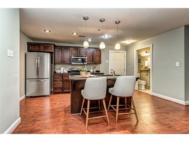 521 Graham Street - Photo 1