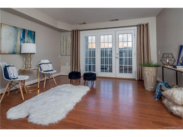 1207 Green Oaks Lane - Photo 1