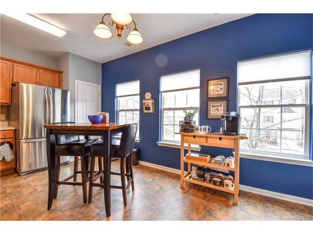 9895 Walkers Glen Drive - Photo 1