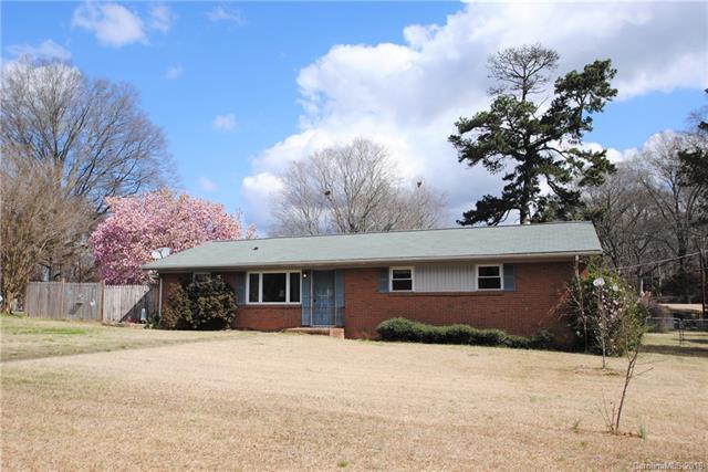 106 Pinetree Drive - Photo 1