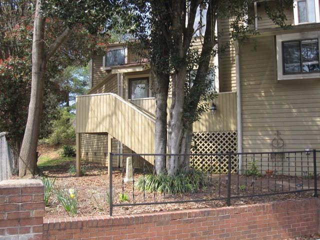 1011 Center Street - Photo 1