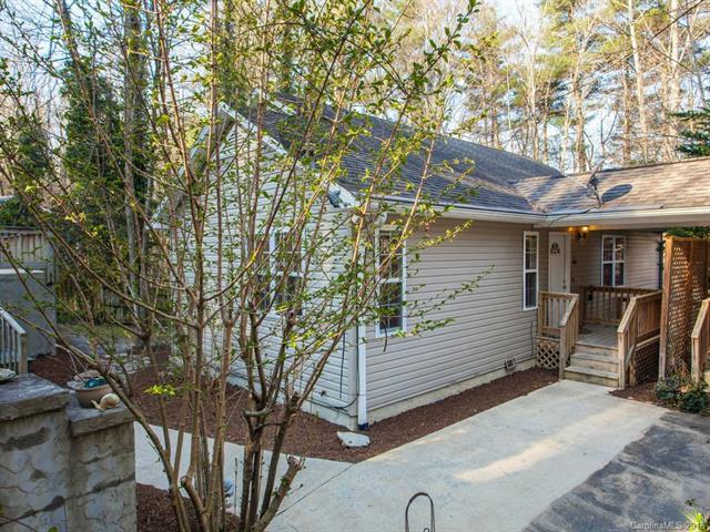 128 Seneca Boulevard - Photo 1