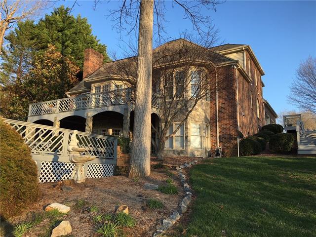 412 Woodridge Drive - Photo 1