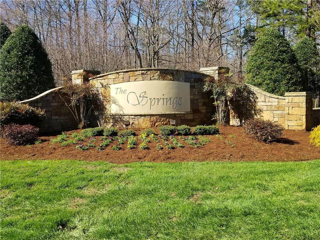 107 Pinnacle Trace - Photo 1