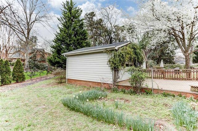 2324 Sharon Road - Photo 1
