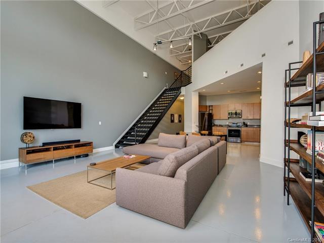 935 Hill Street - Photo 1