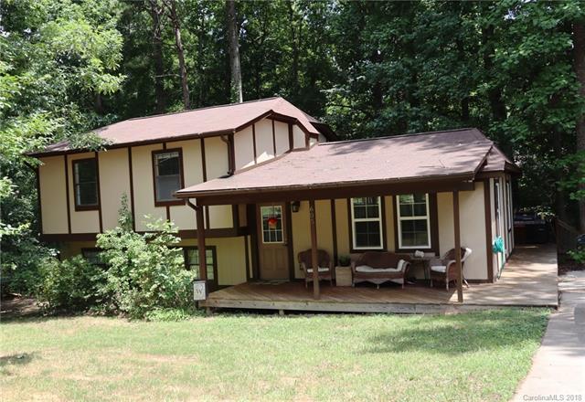 605 Woodland Drive - Photo 1