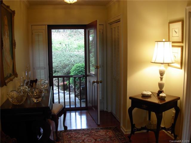 112 Cottage Drive - Photo 1