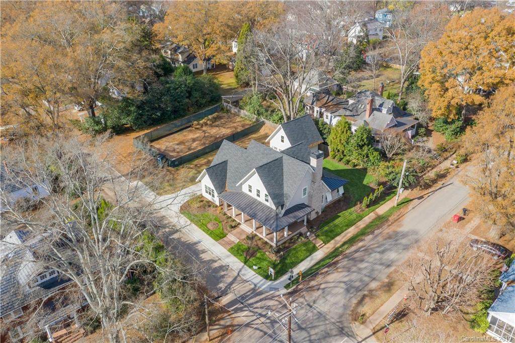 615 Spring Street - Photo 1