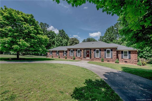 112 Quail Hollow Drive - Photo 1
