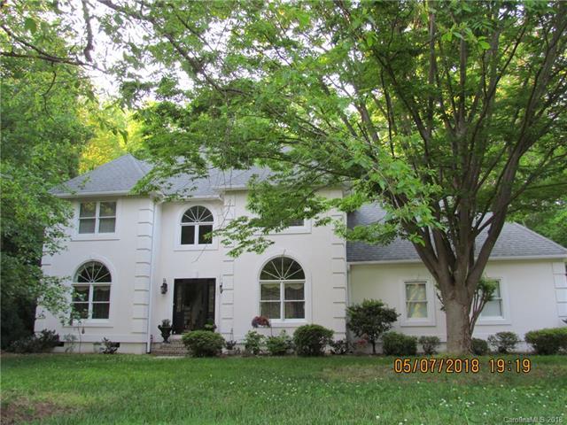 300 Oakwood Drive - Photo 1