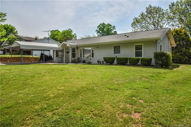 308 Northeast Avenue - Photo 1