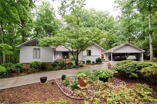 4 Hickory Nut Lane - Photo 1