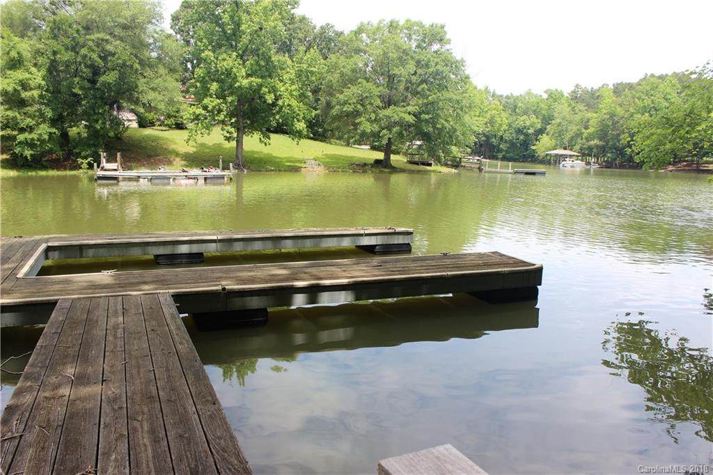 7044 Brookview Drive - Photo 1
