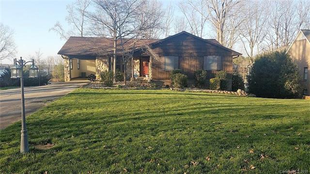 110 Oakwood Drive - Photo 1