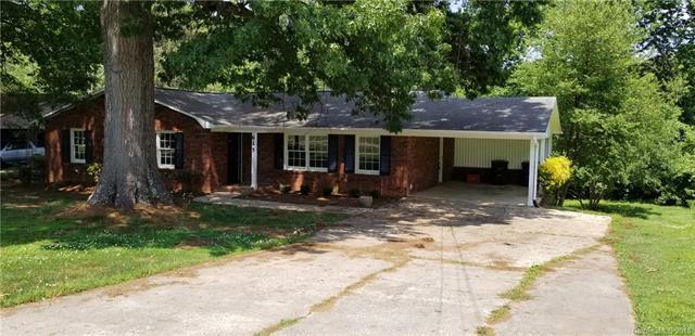 615 Greenway Drive - Photo 1