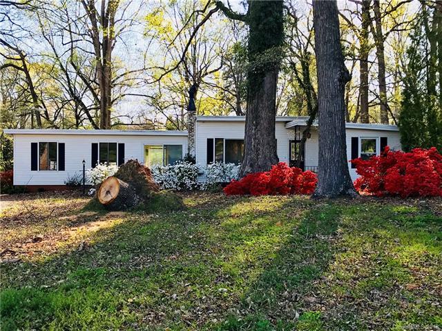 112 Lakewood Road - Photo 1