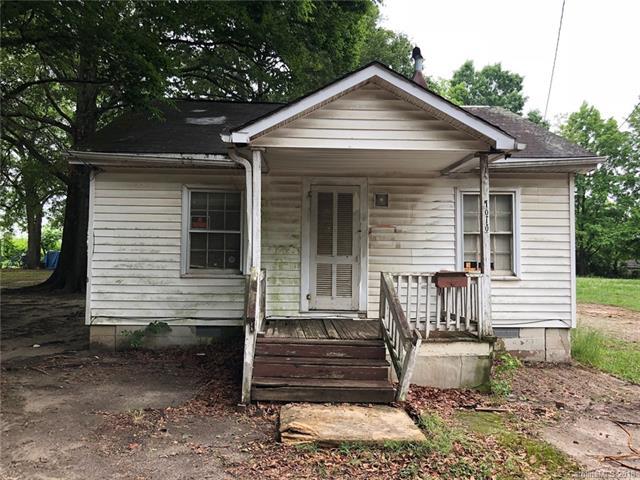 1010 Catawba Street - Photo 1