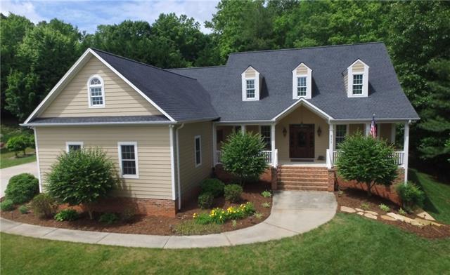211 Henrys Glen Drive - Photo 1