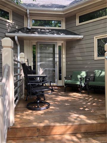 13931 Queens Harbor Road - Photo 1
