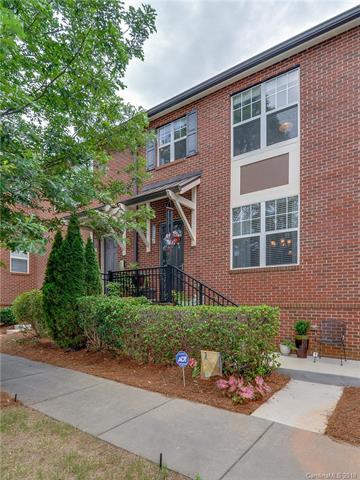 121 Irving Avenue - Photo 1