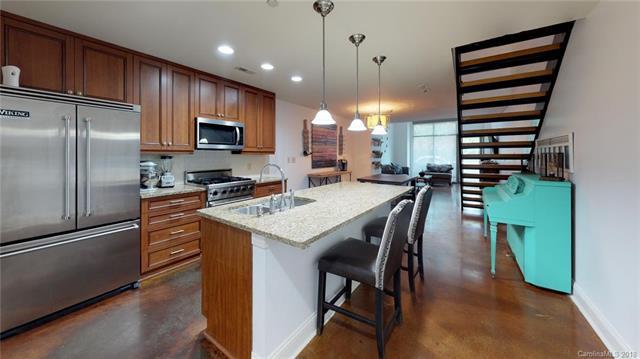 701 Royal Court - Photo 1