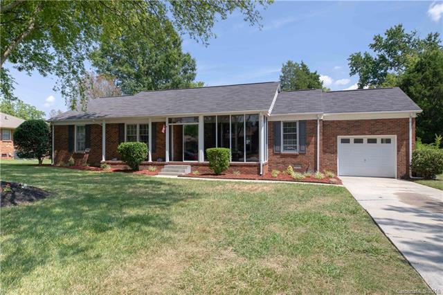 1535 Fieldcrest Circle - Photo 1