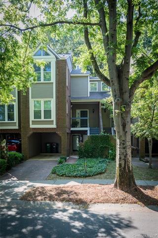 313 Clarkson Street - Photo 1