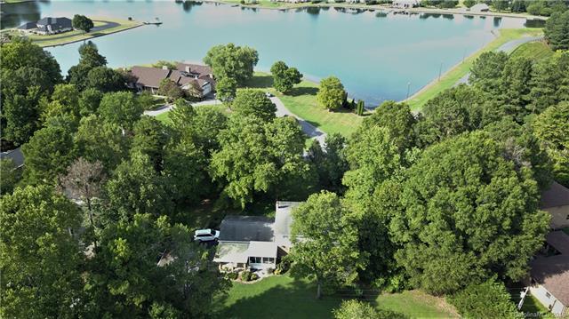 5804 Shoreview Drive - Photo 1