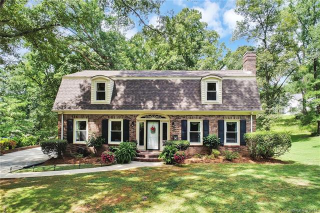 105 Hillcrest Drive - Photo 1