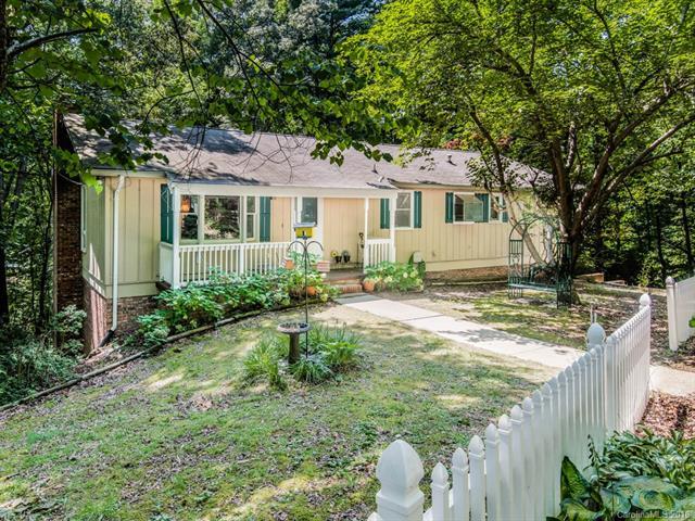 228 Robinwood Trail - Photo 1