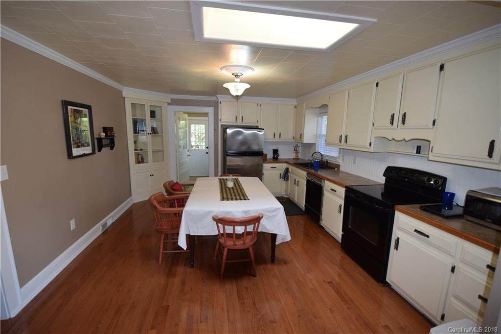 121 Thompson Road - Photo 1