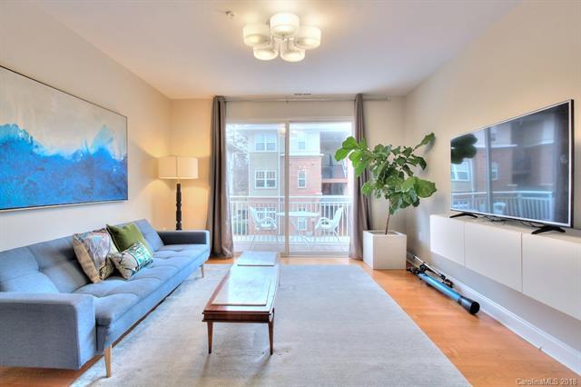 1302 Kenilworth Avenue - Photo 1