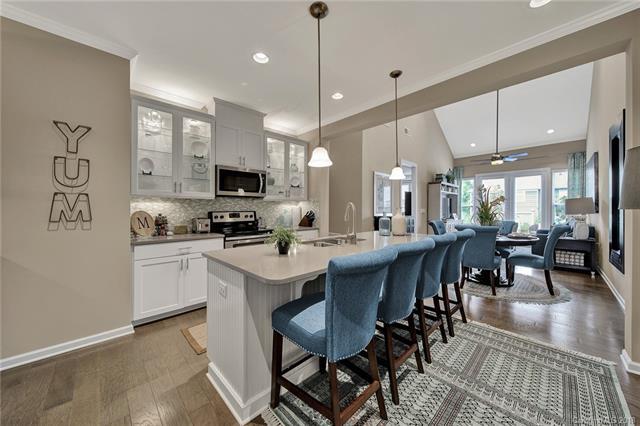 813 Ayrshire Avenue - Photo 1