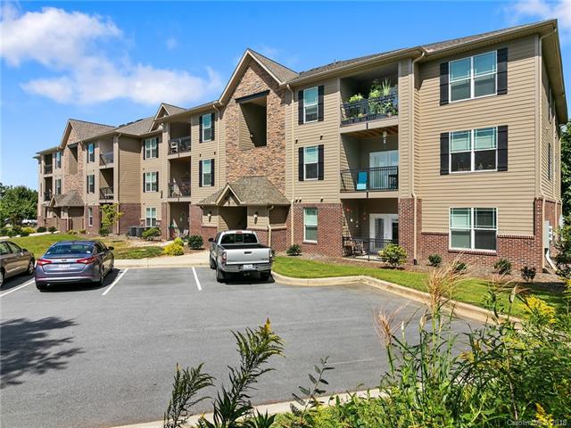 142 Brickton Village Circle - Photo 1
