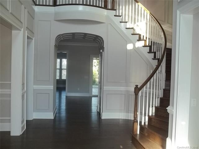313 Newington Court - Photo 1