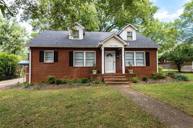 318 15th Avenue - Photo 1