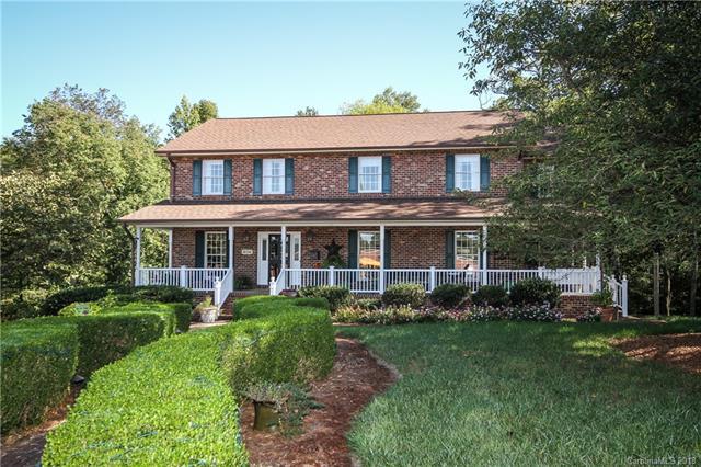 406 Oakwood Drive - Photo 1