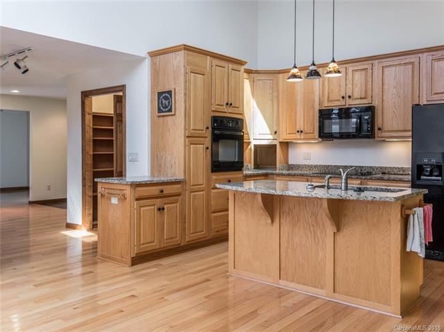 945 Walnut Hollow Road - Photo 1