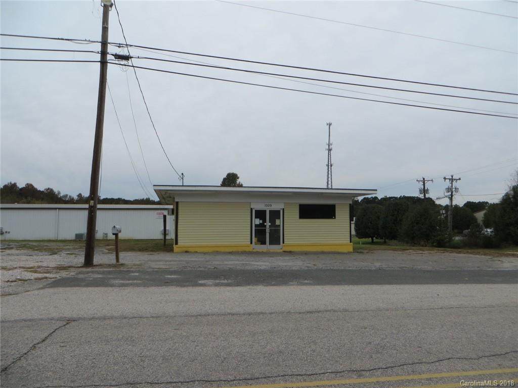 1009 Old North Main Street - Photo 1