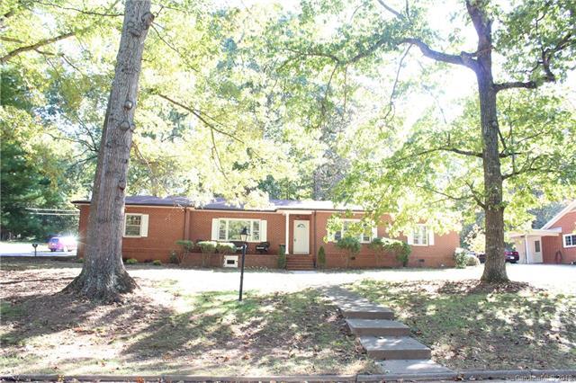 716 Pinewood Circle - Photo 1